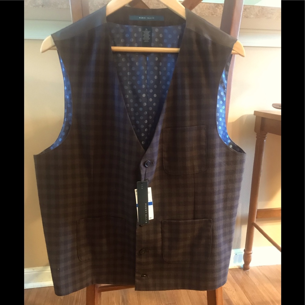 Perry Ellis men’s vest.